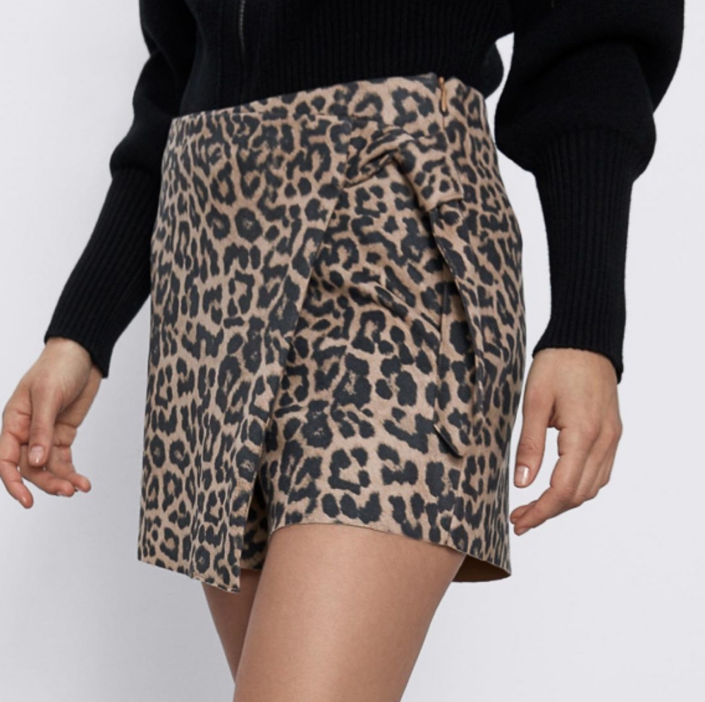 Zara Faux Suede Leopard Skort 